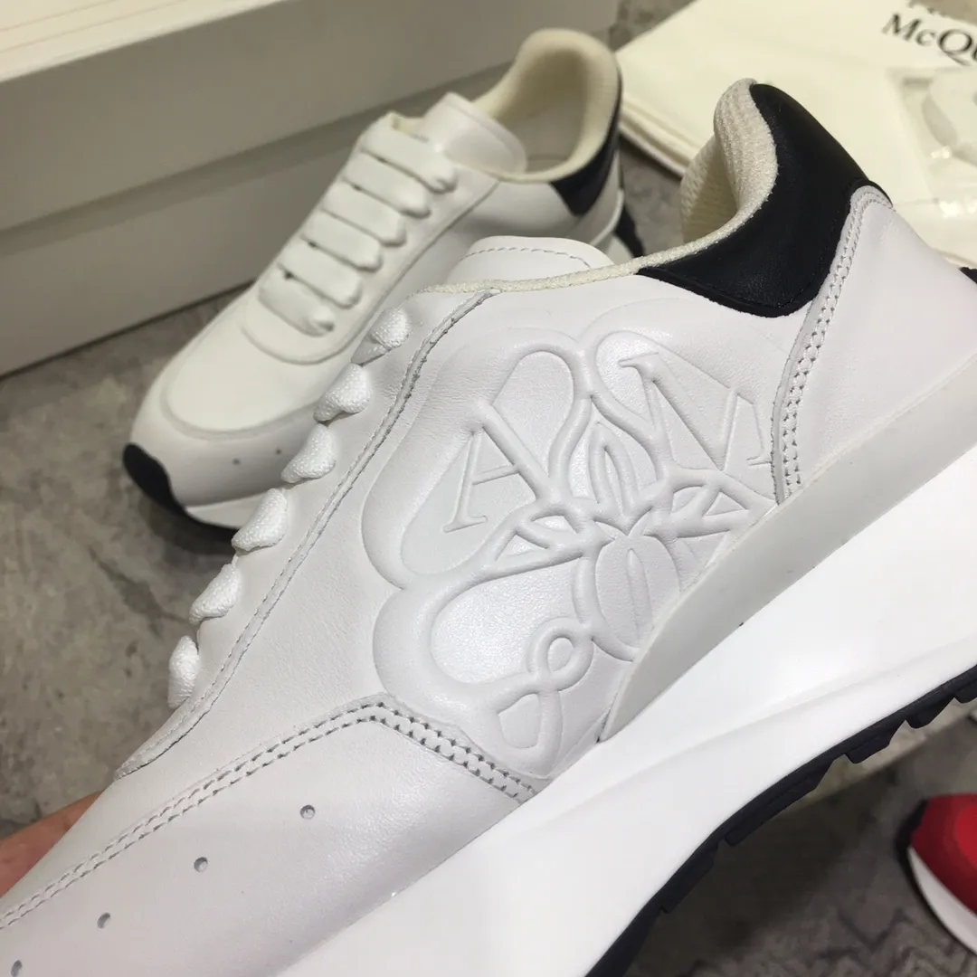 👟👟Ex-factory price 560👟👟 Women's shoes Women's clothing Women's shoes Women's clothing ALEXANDER MCQUEEN/Alexander McQueen 2022 early spring new style S👟👟Ex-factory price rint sports running dad shoes top version S👟👟Ex-factory price rint Runner The upper and outline Seal logo are made of white imported environmentally friendly leather splicing and printed embossed font technology. Alexander McQueen LUGO logo on the heel and tongue with Alexander McQueen signature. The sneakers feature an oversized runner's sole, which makes running comfortable and convenient. Fabric: Calfskin and cloth Lining: Mesh and sheepskin lining Filled heel non-slip and wear-resistant back cover Feet: Imported👟👟OLo injection molded sheepskin feet Outsole:👟👟Factory price U vacuum film combined with T👟👟Factory price U material Standard code number 35-45 Women's code 35-39 Men's code 40-44 40 is the custom size for women's clothing, 39 and 45 are the custom size for men's clothing.